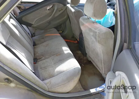 1998 Toyota Camry Le from USA, damaged, VIN 4T1BG22K1WU238533